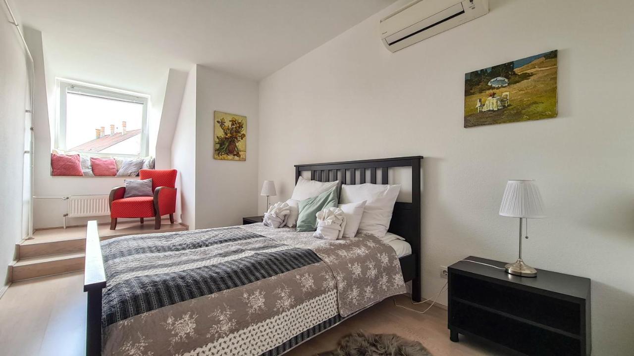 Premium Buda Castle Apartment Budapeste Exterior foto