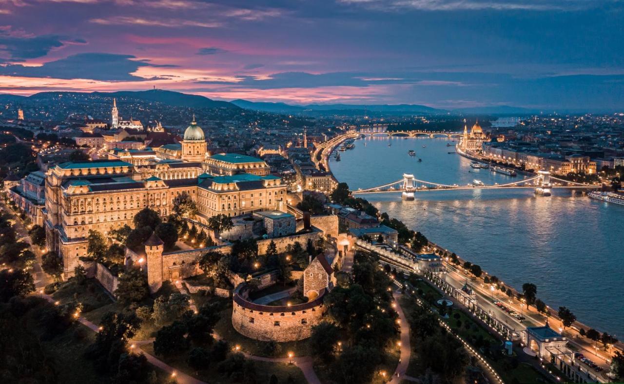 Premium Buda Castle Apartment Budapeste Exterior foto