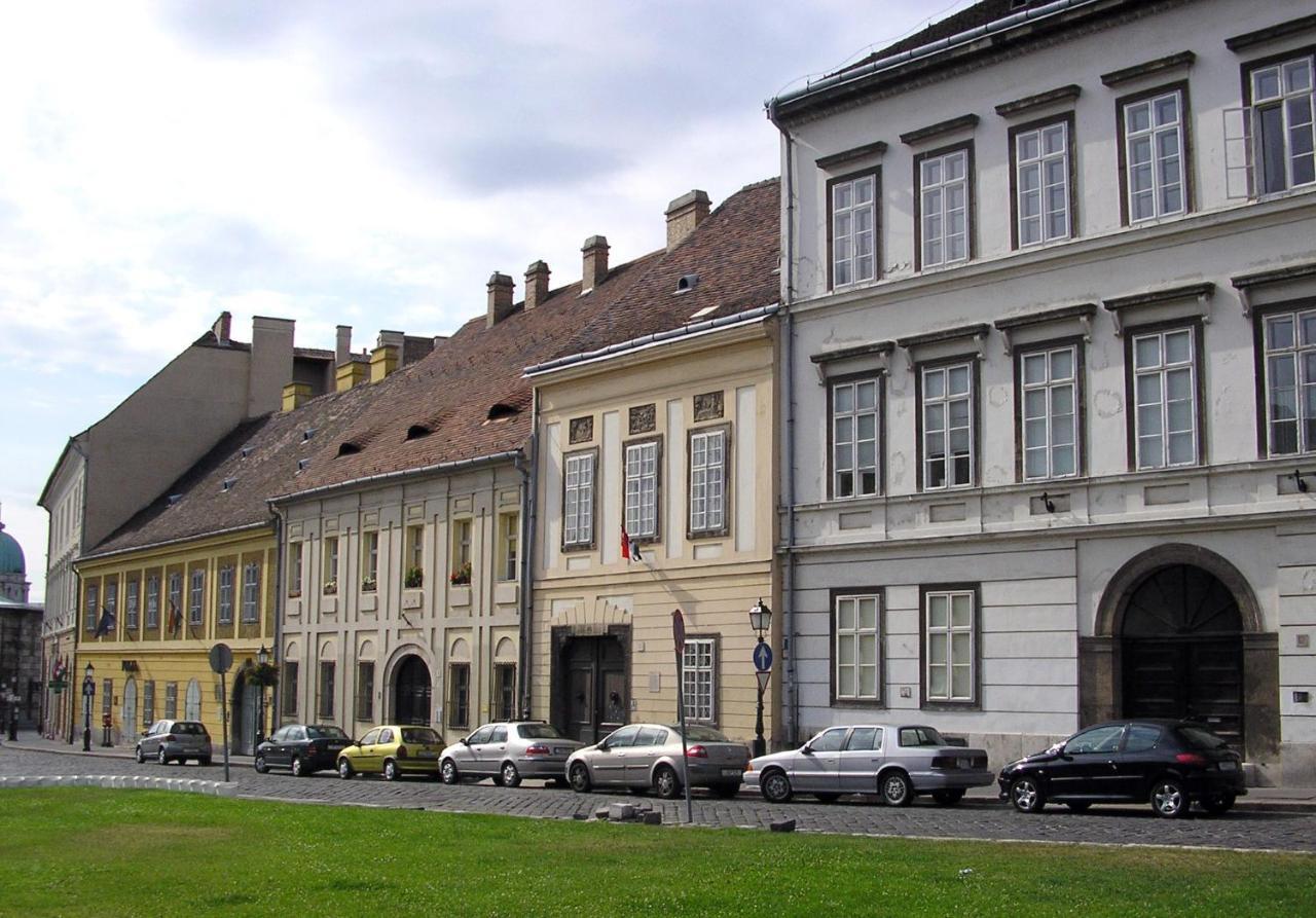 Premium Buda Castle Apartment Budapeste Exterior foto