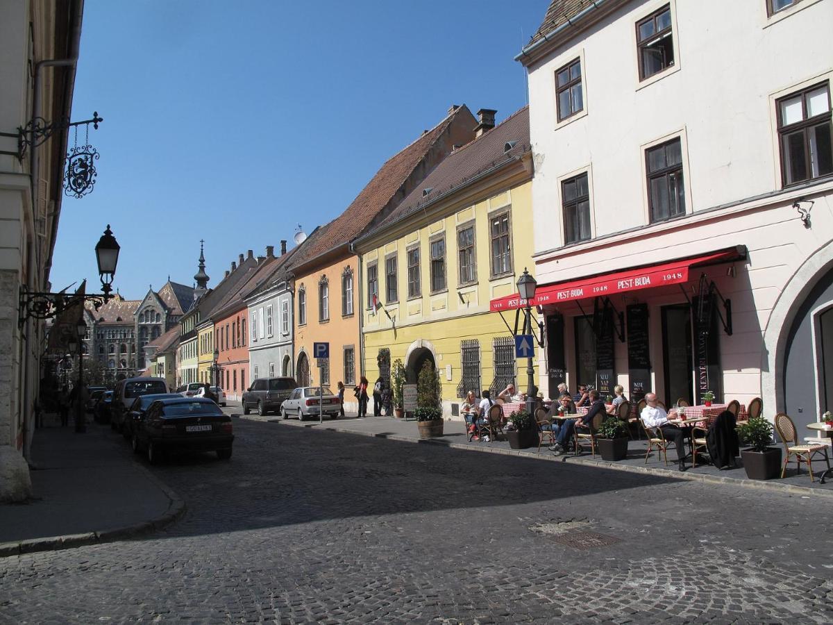 Premium Buda Castle Apartment Budapeste Exterior foto